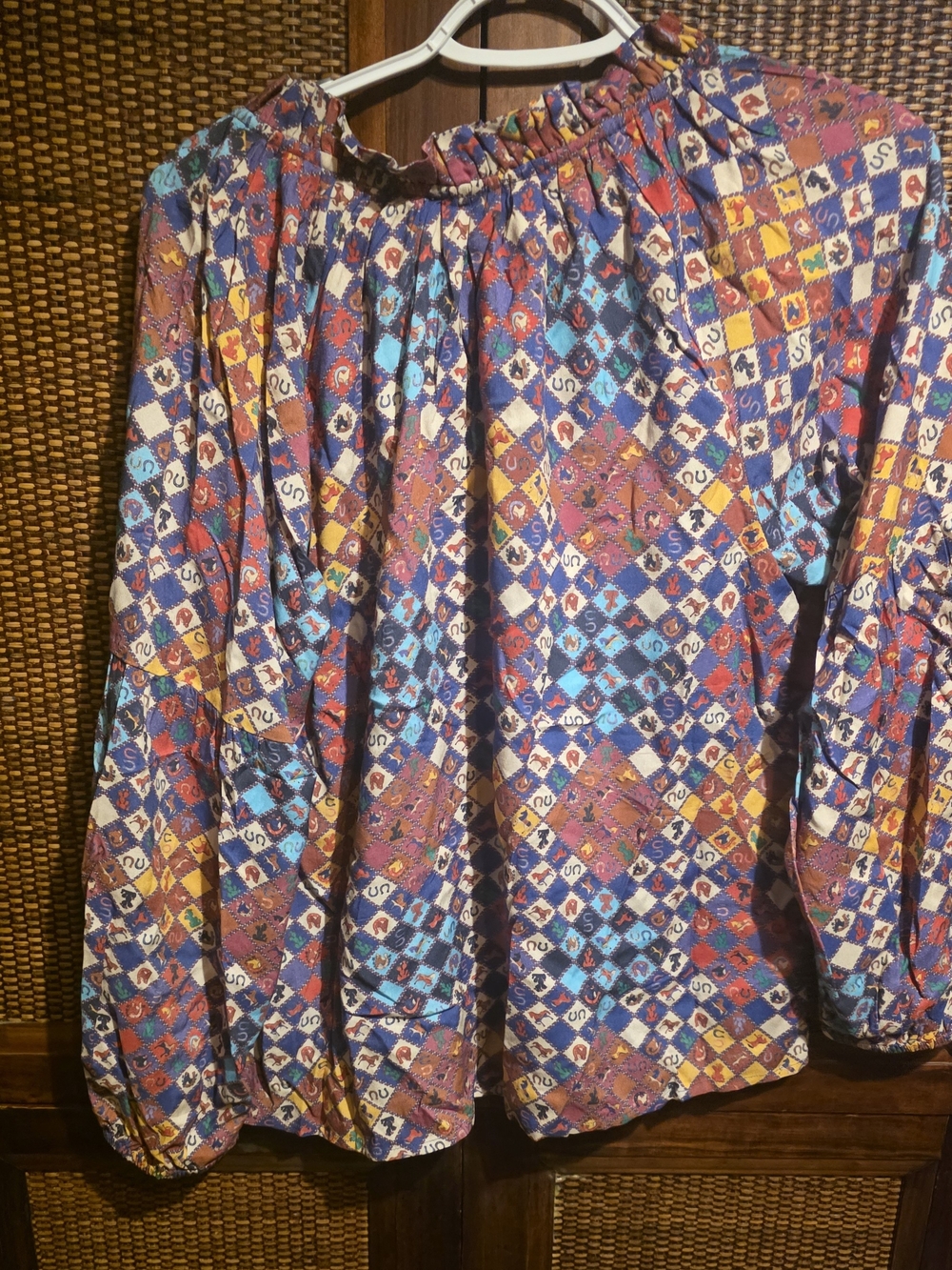 Briton Court Small NWT PTP 21 Fit Med Horse Diamond-Print Ruffle Neck Blouse - Picture 3 of 6